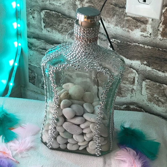 A Cornucopia of Plenty of Upcycled Vases. - Picture 4 of 17